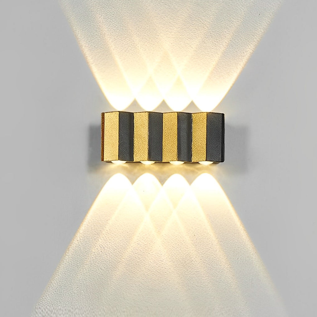Modern IP65 Waterproof Outdoor LED Up and Down Wall Sconce Light for Garden Villa