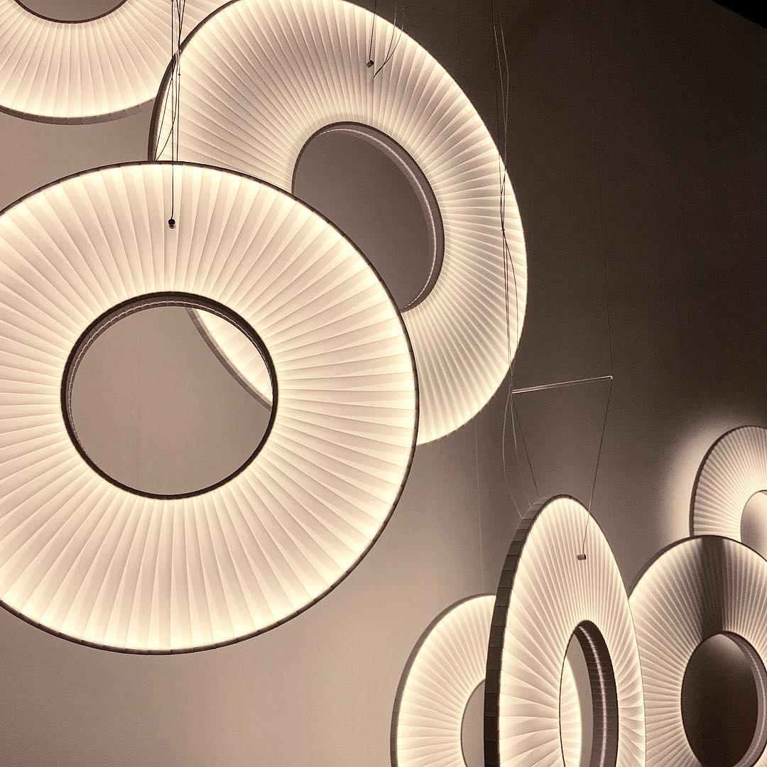 Modern Iris LED Pendant Light with White Fabric Shade and Adjustable Cable for Indoor Lighting