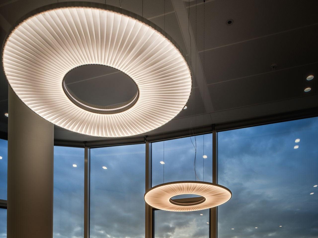 Modern Iris LED Pendant Light with White Fabric Shade and Adjustable Cable for Indoor Lighting