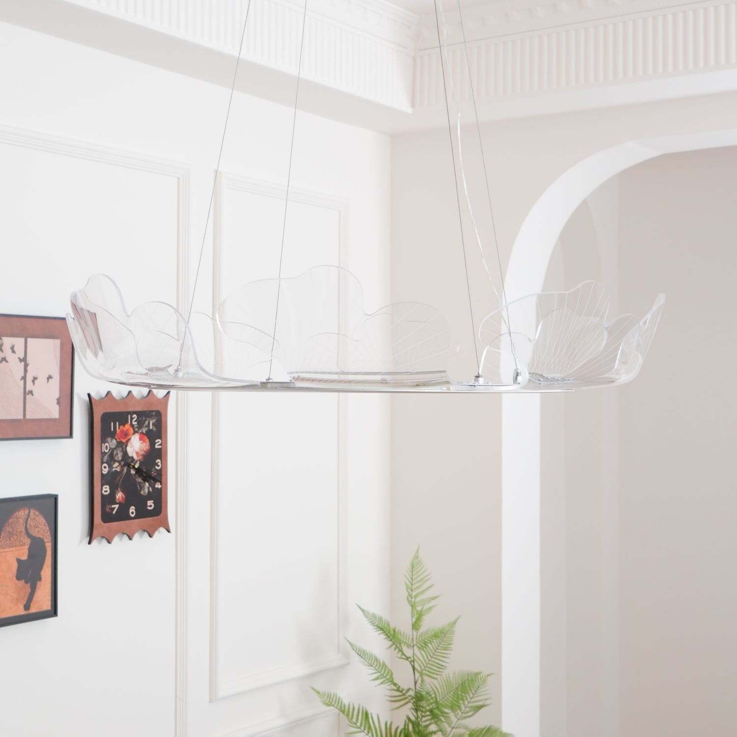 Modern Leaf Shaped LED Chandelier Gold Scallop Edge Pendant Lighting for Living Room