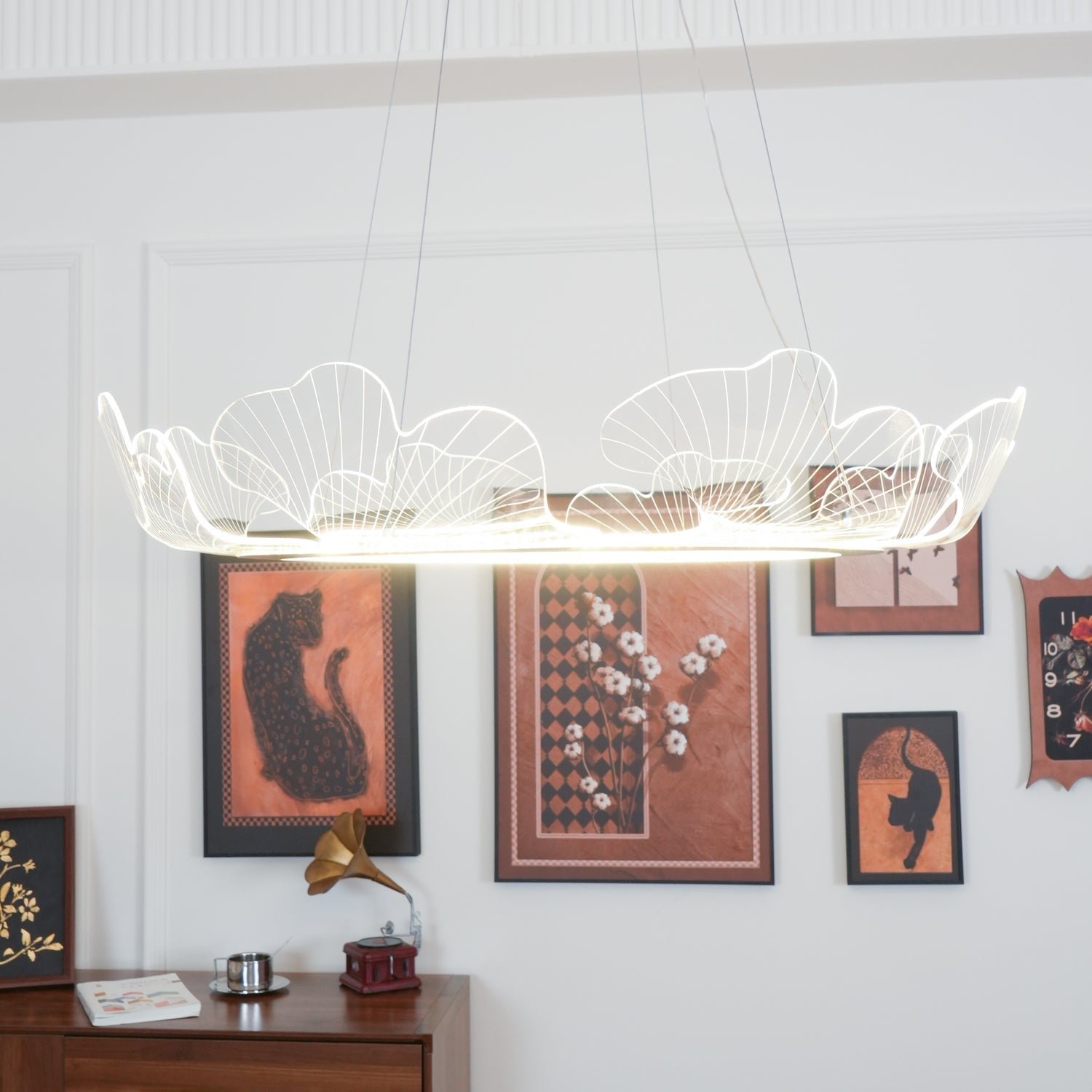 Modern Leaf Shaped LED Chandelier Gold Scallop Edge Pendant Lighting for Living Room