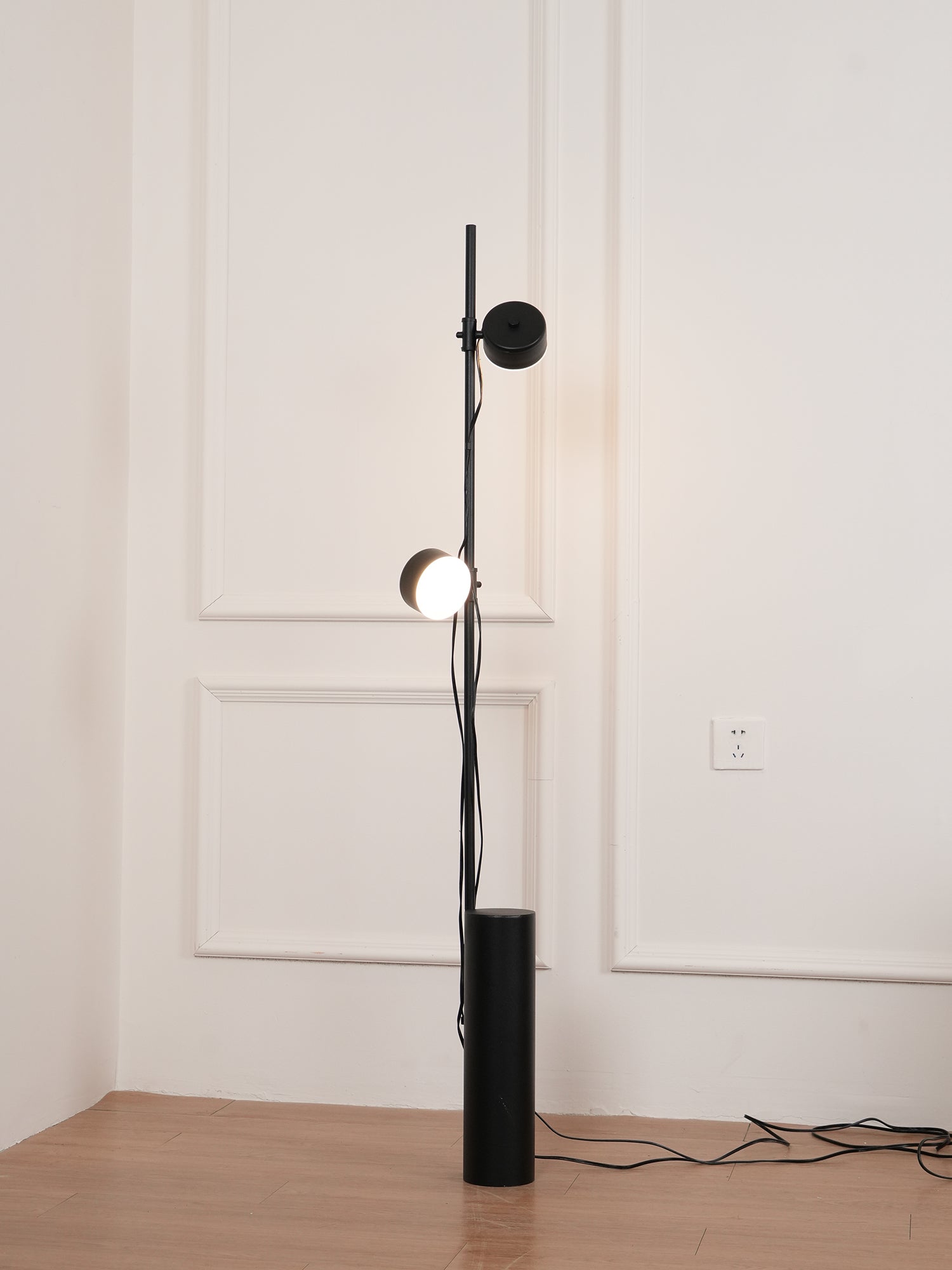 modern-led-magnetic-modular-floor-lamp-with-adjustable-lighting-units-for-artful-decor