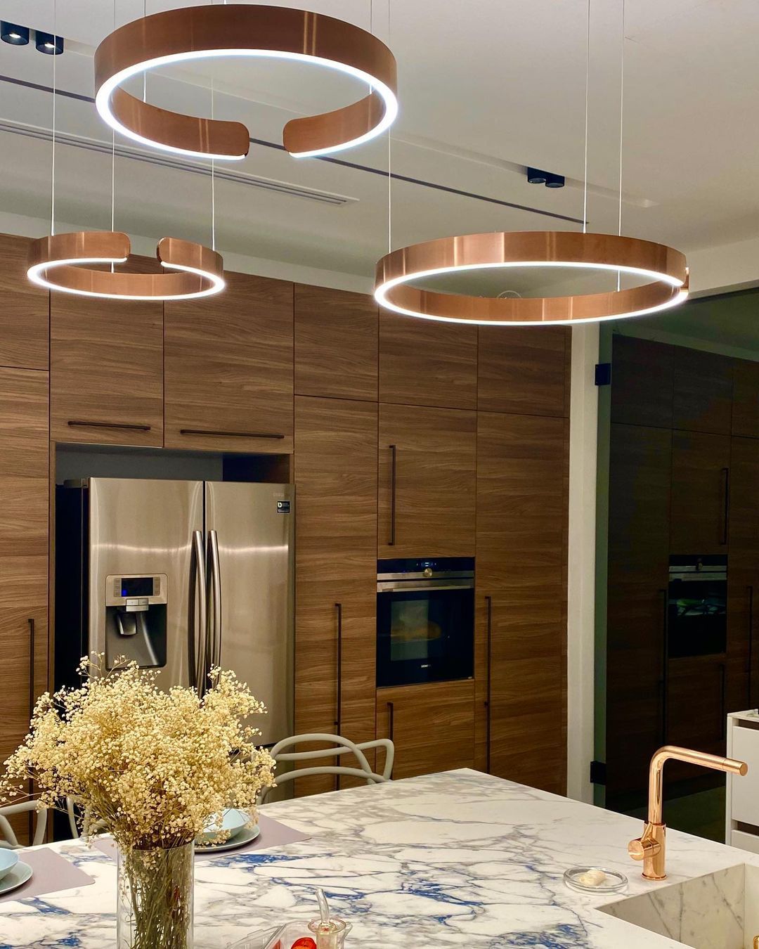 Modern LED Ring Pendant Light Circular Minimalist Chandelier for Living Room and Bedroom