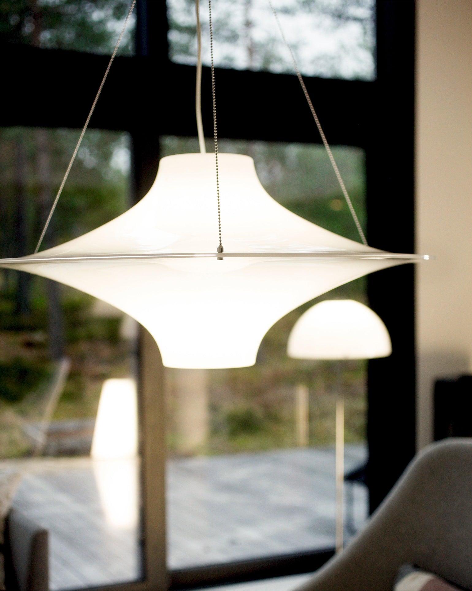 Modern Lokki Disc Pendant Lamp with White Acrylic Shade and Adjustable Suspension