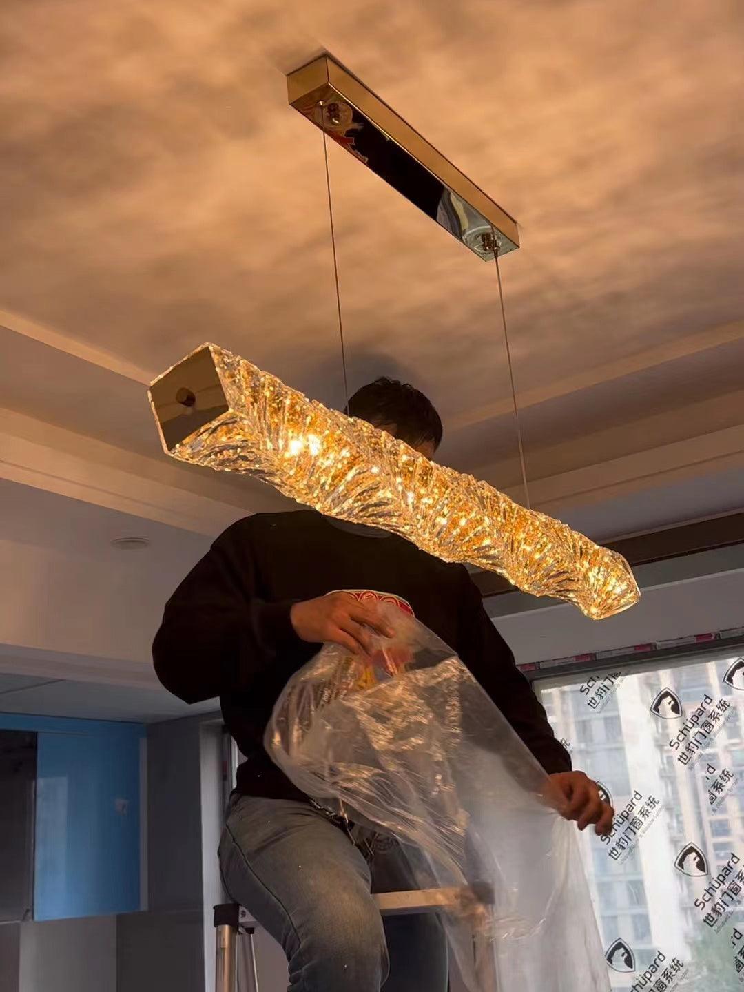 Modern Luxury Linear K9 Crystal LED Pendant Light for Kitchen Island and Dining Room