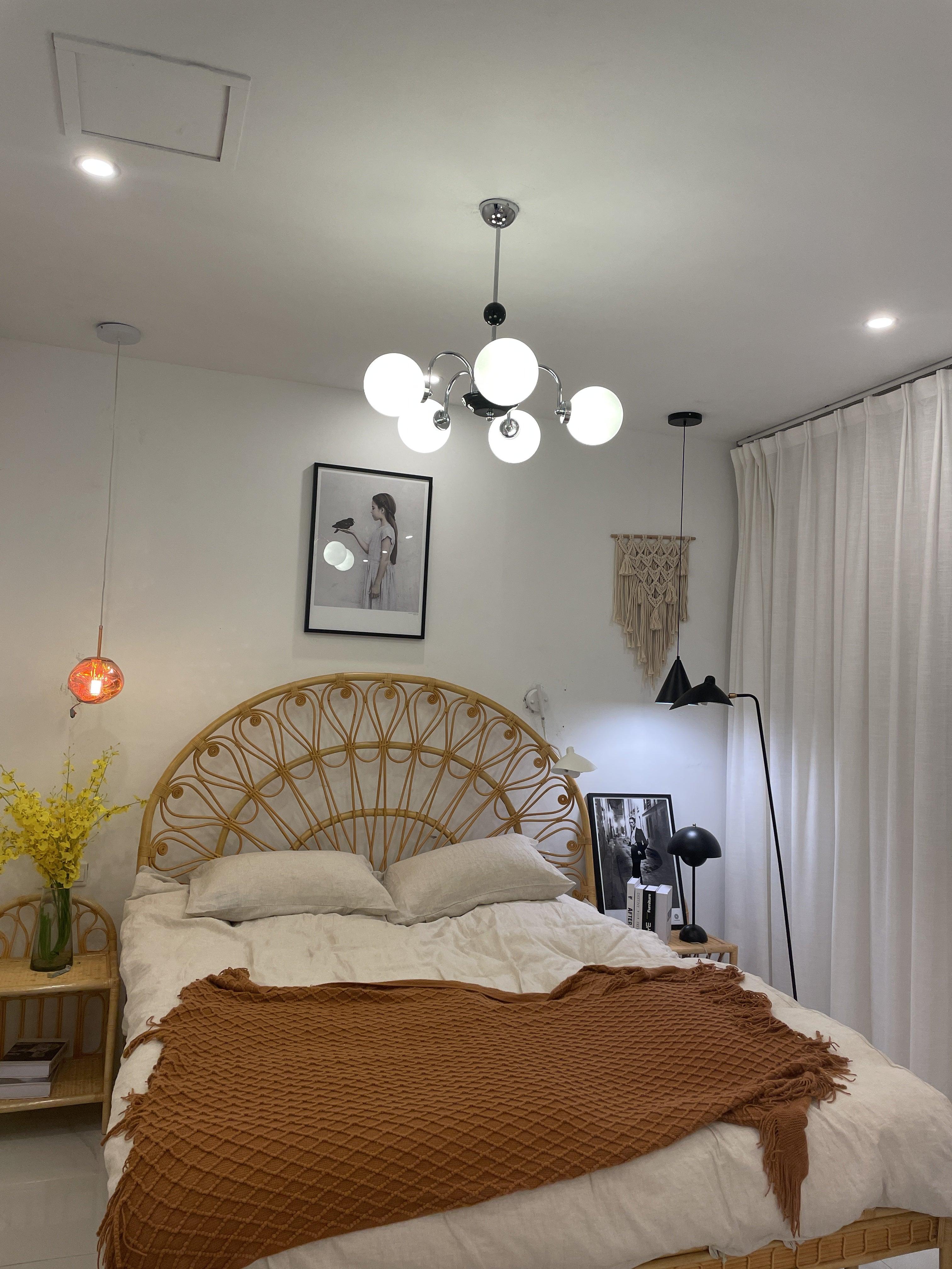 modern-mid-century-glass-globe-chandelier-with-metal-rod-frame-and-white-opal-shades