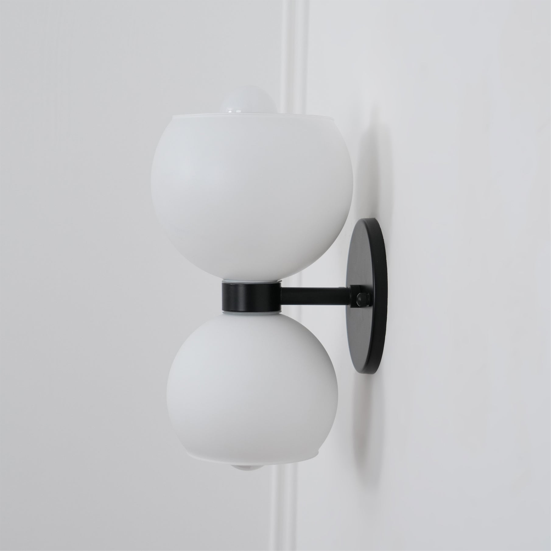 Modern Mid Century Glass Globe Wall Sconce Sculptural Indoor Brass Light Fixture