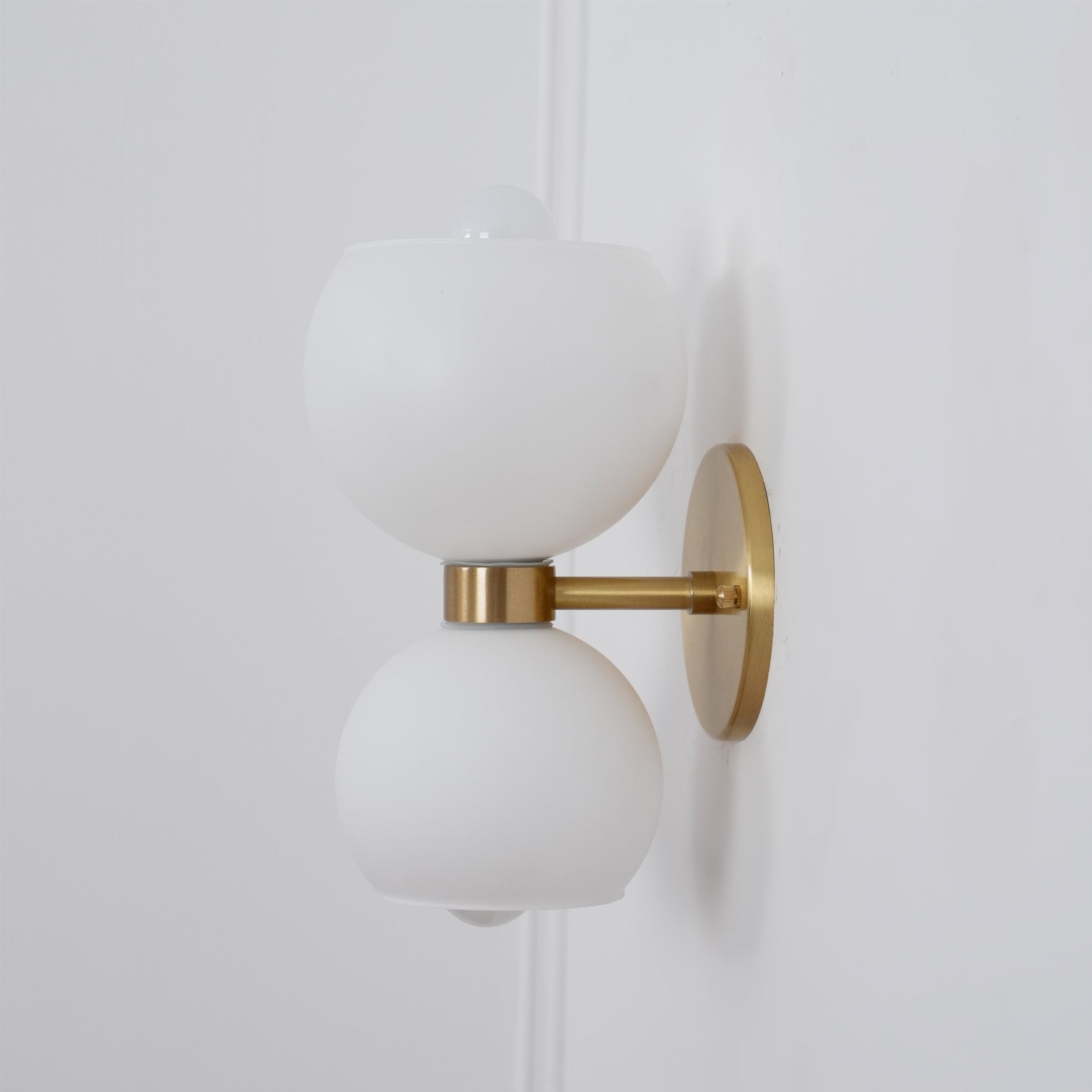 Modern Mid Century Glass Globe Wall Sconce Sculptural Indoor Brass Light Fixture