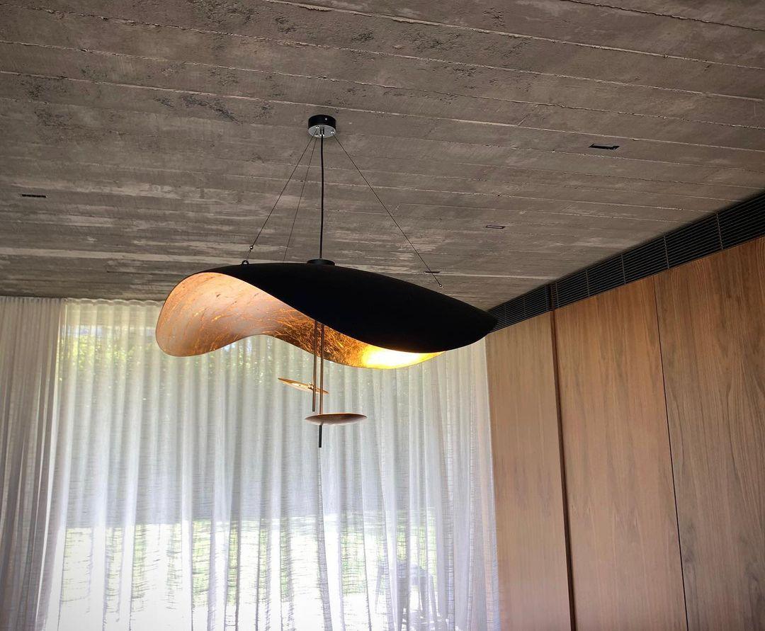 Modern Minimalist Giorgio Curving Disc LED Pendant Light with Adjustable Hanging Height
