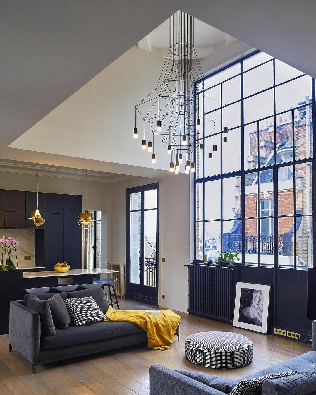 Modern Minimalist Linear LED Chandelier with Multi Head Design