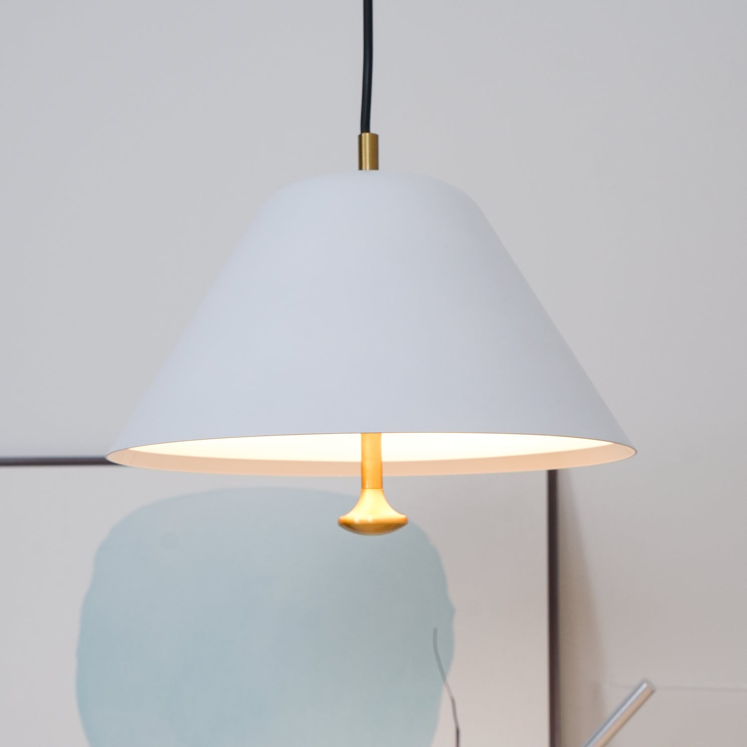 Modern Minimalist Pendant Ceiling Light Fixture with Adjustable Cable and Metal Shade