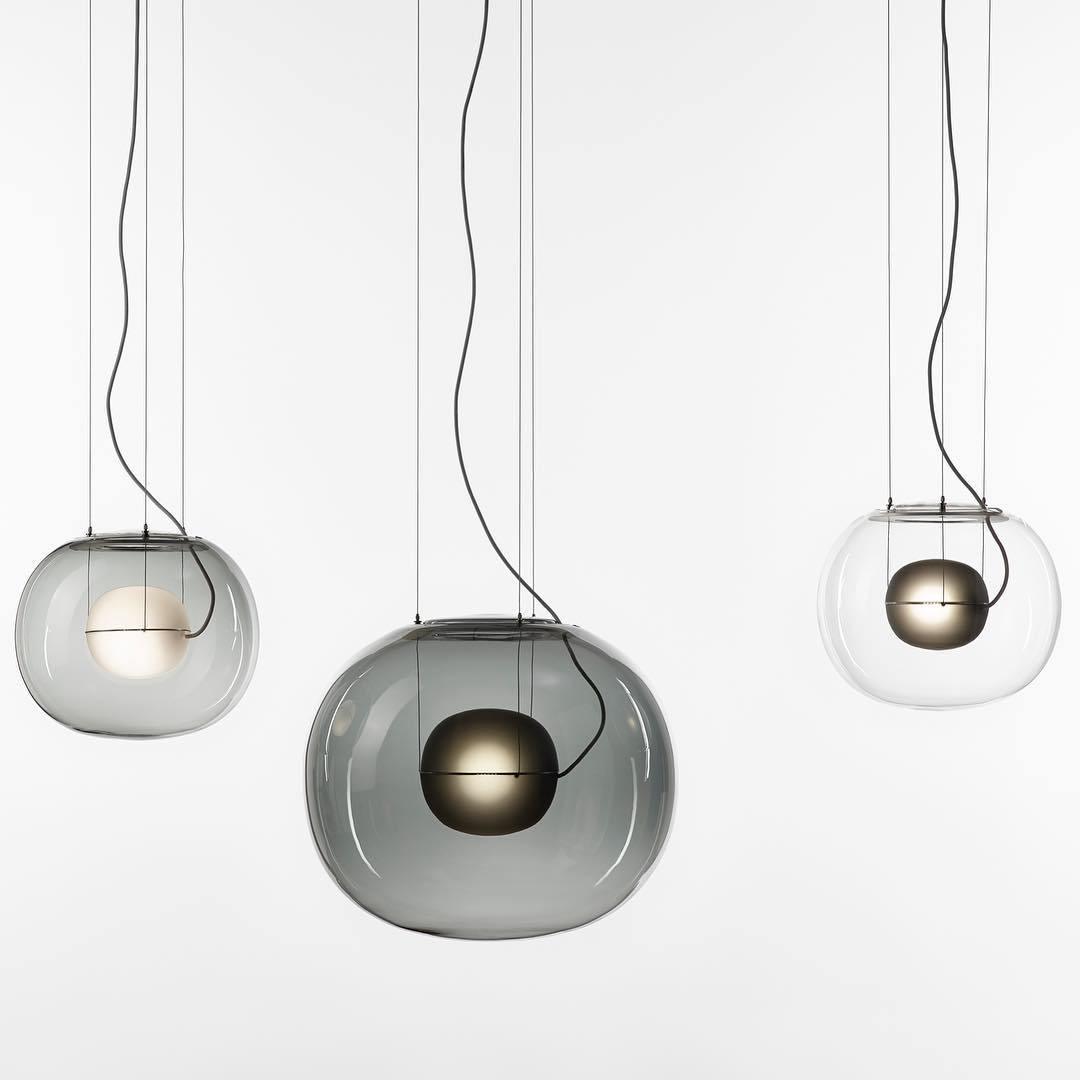 modern-pearl-sphere-pendant-lamp-with-matte-inner-core-and-clear-glass-shade