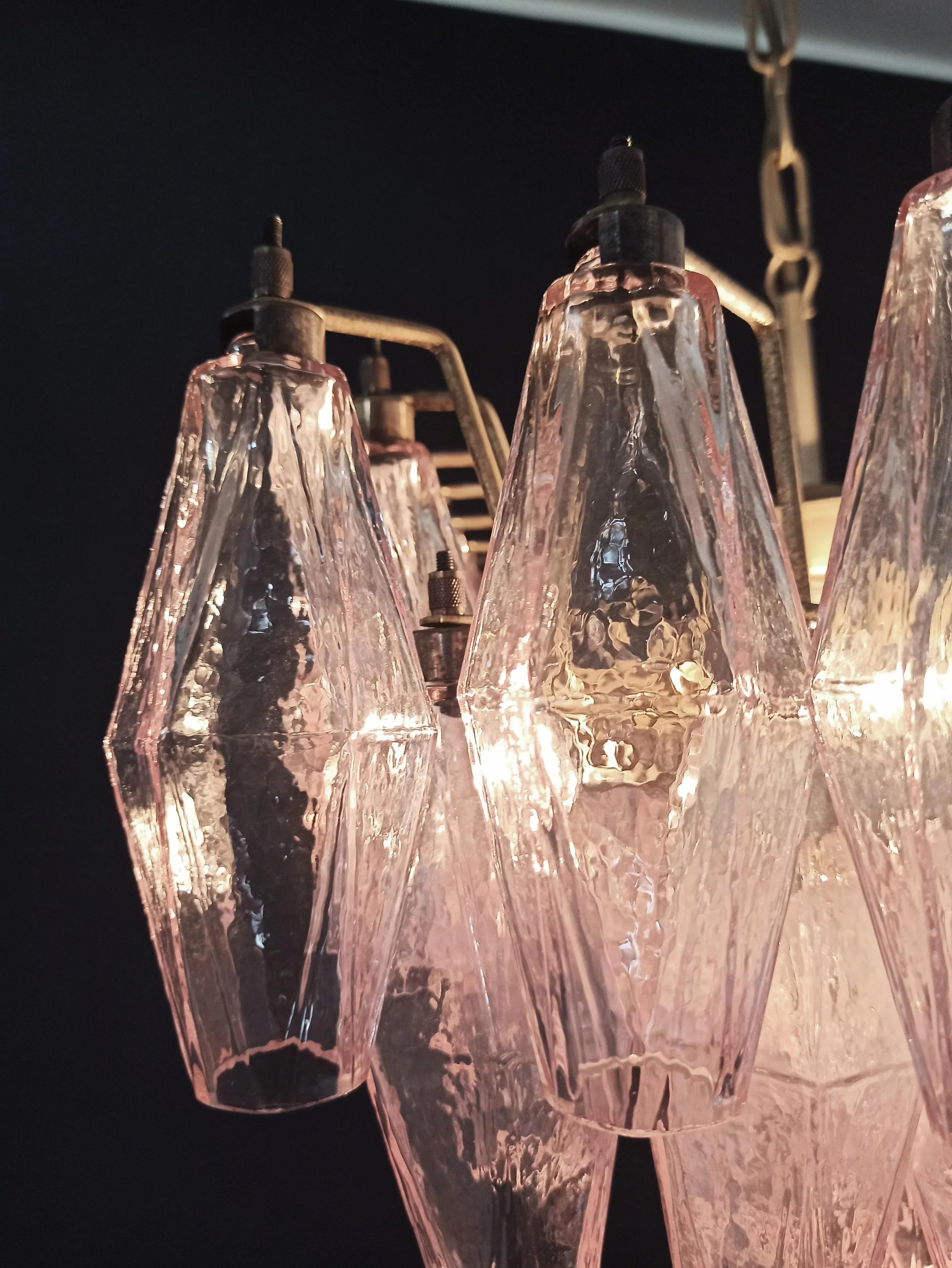 modern-poliedri-murano-pink-glass-chandelier-luxury-mid-century-ceiling-fixture