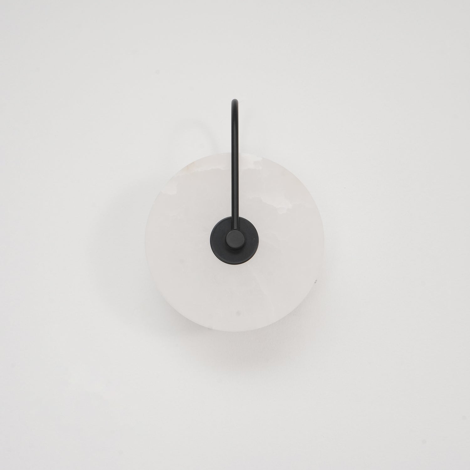 Modern Round Alabaster LED Wall Sconce Elegant Stone Wall Lamp for Interior Living Spaces