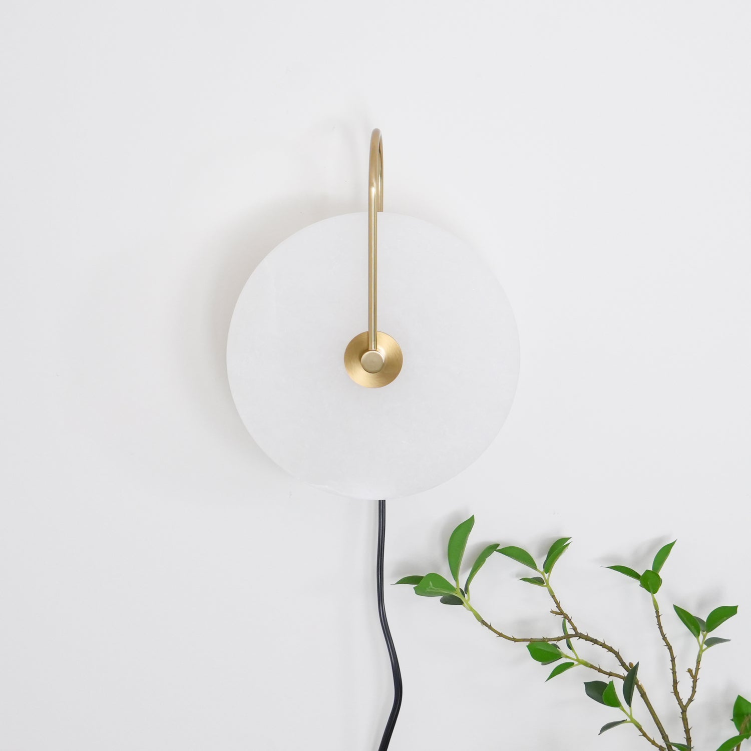Modern Round Natural Alabaster LED Plug In Wall Sconce Ambient Indoor Lighting Fixture