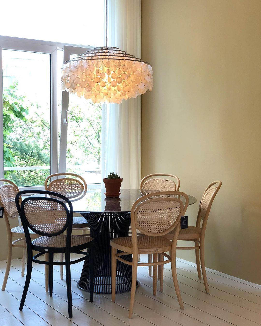 Modern Round Shell Pendant Light Coastal Chandelier for Living Room and Bedroom