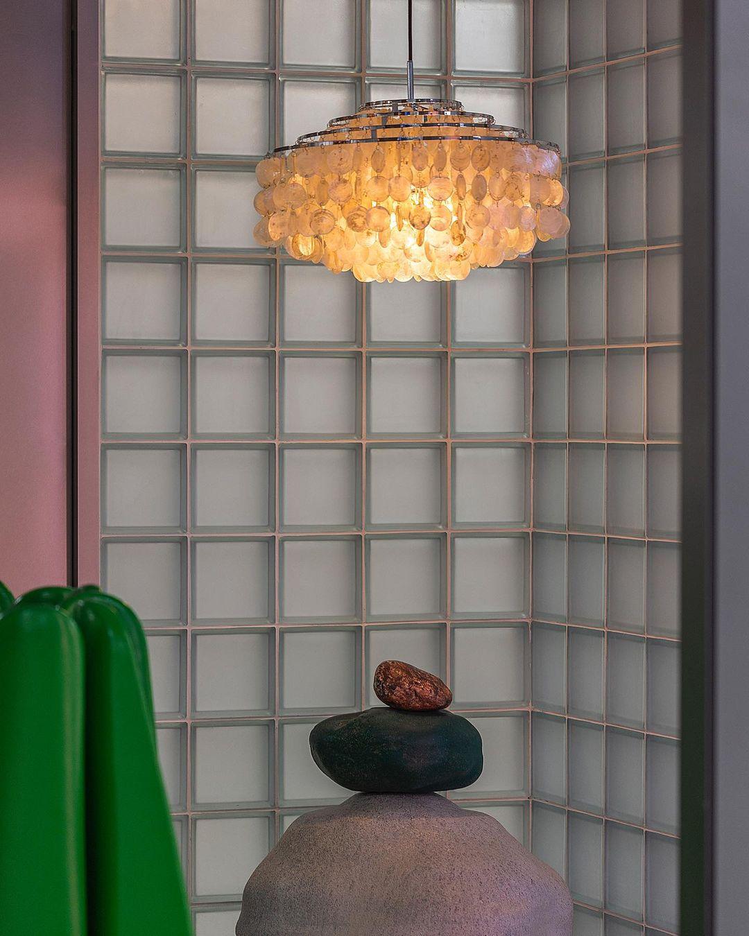 Modern Round Shell Pendant Light Coastal Chandelier for Living Room and Bedroom