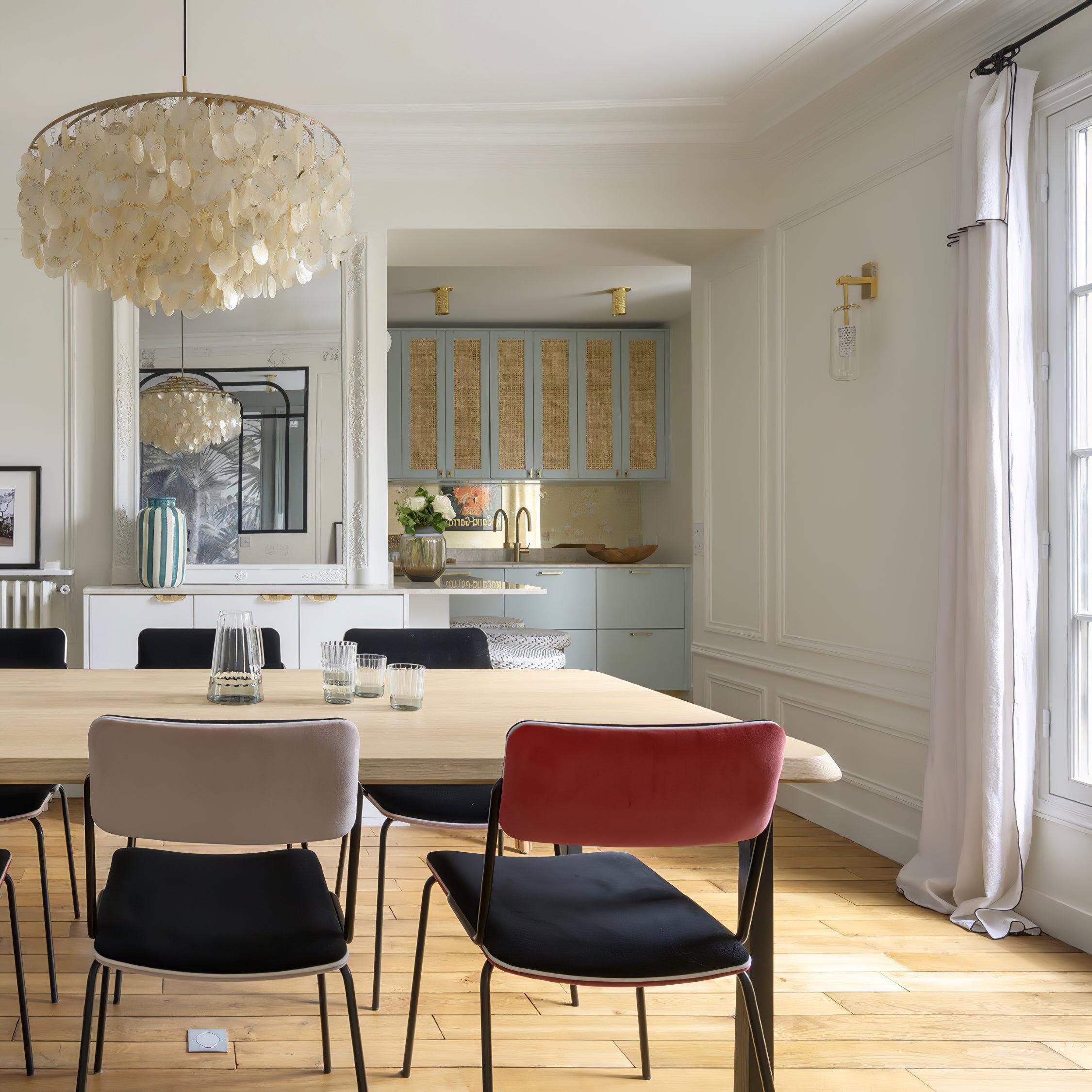Modern Round Shell Pendant Light Coastal Chandelier for Living Room and Bedroom