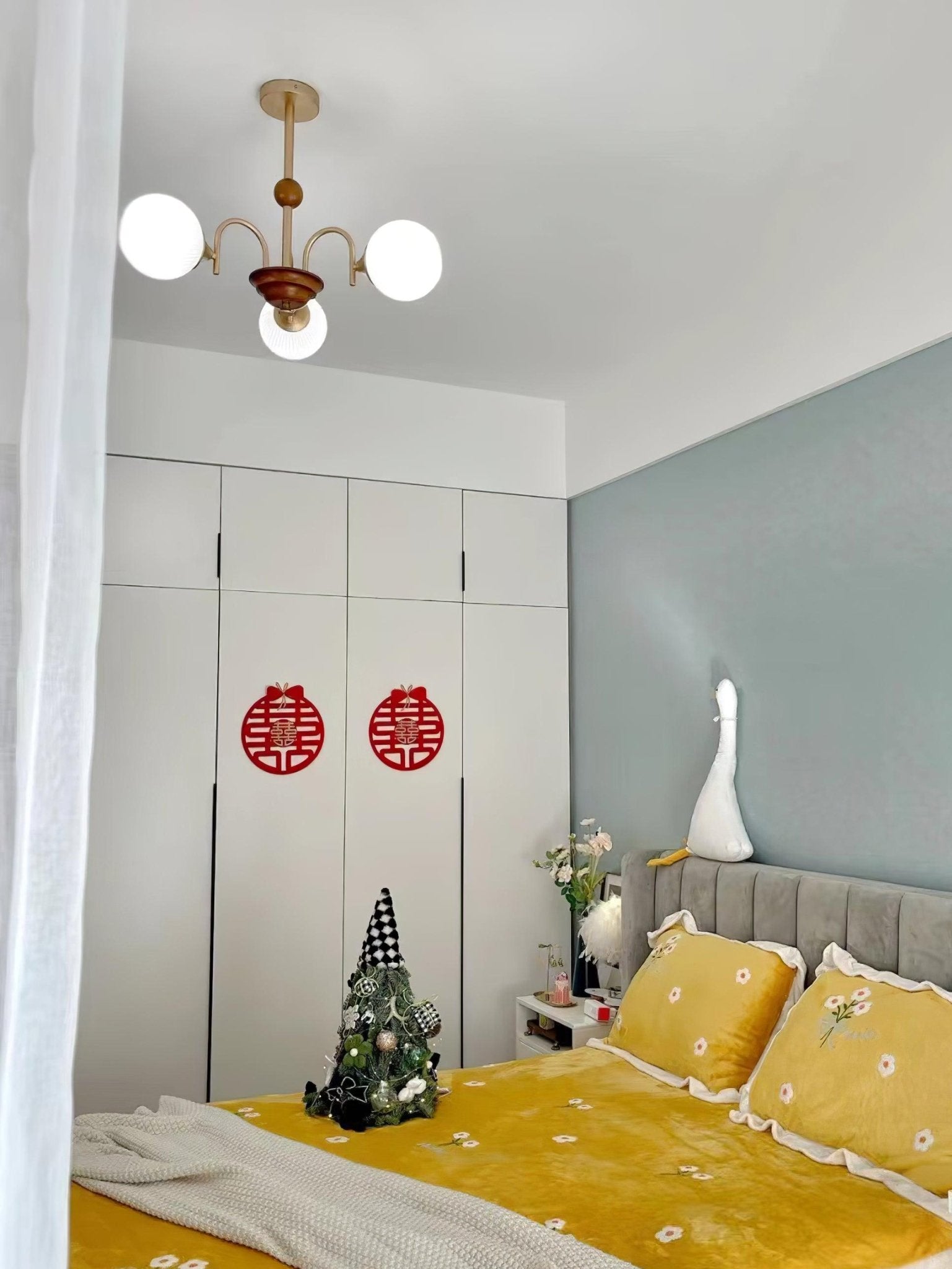 Modern Sculptural Glass Ribbed Chandelier Gold Mid Century Pendant Light for Dining Living Room