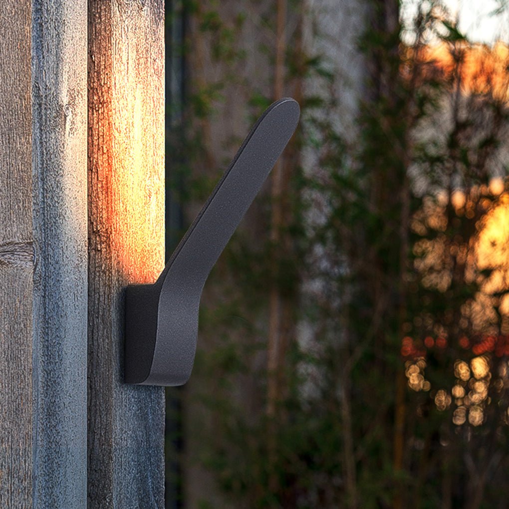 Modern Sleek IP54 Waterproof Outdoor LED Wall Sconce for Porch Patio and Garden