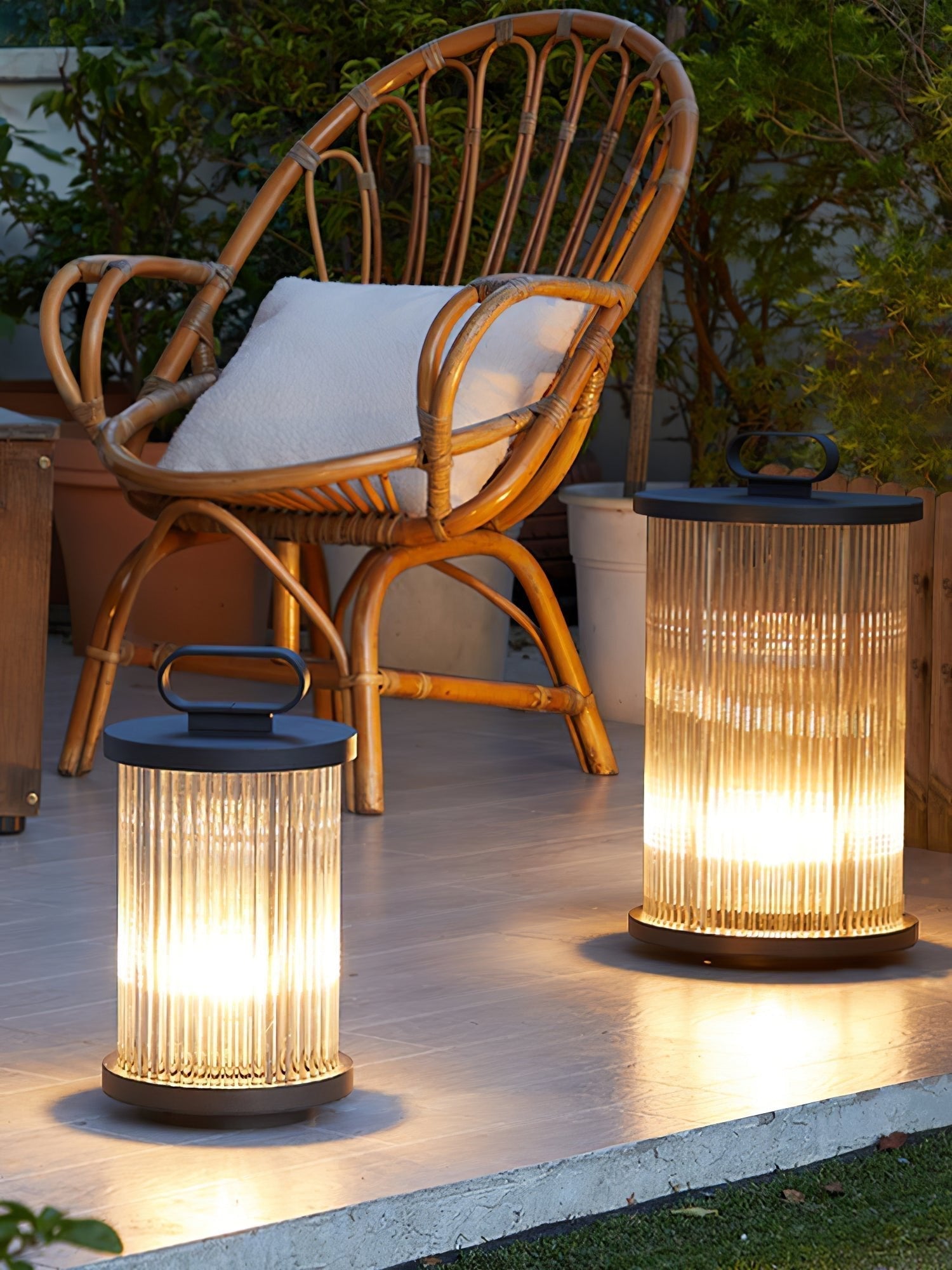 modern-solar-outdoor-garden-lantern-waterproof-led-path-light-for-landscape-and-patio