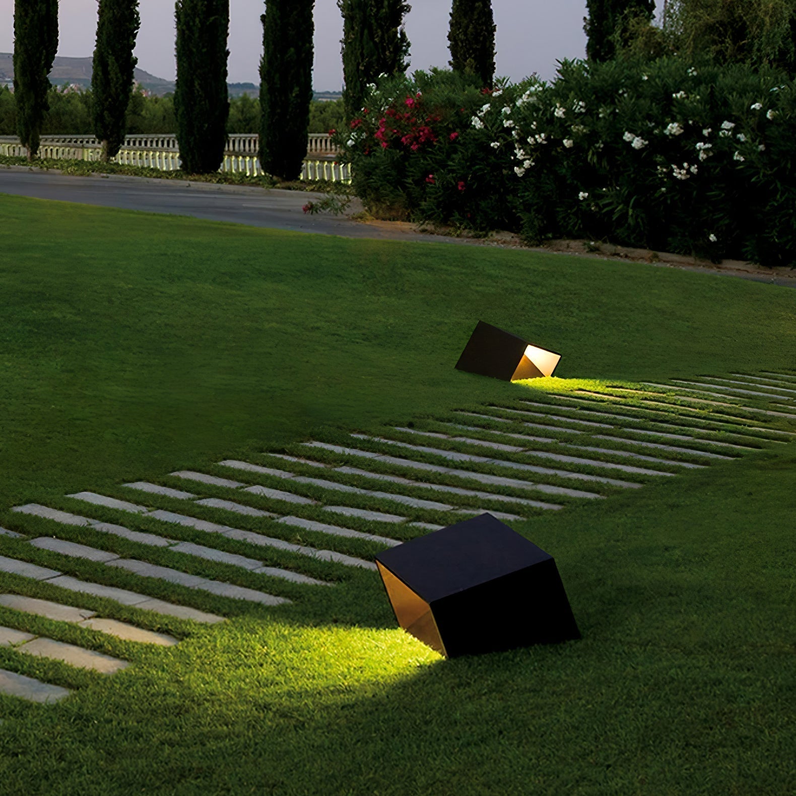 Modern Solar Powered Cube Garden Light Waterproof Outdoor Patio LED Lamp