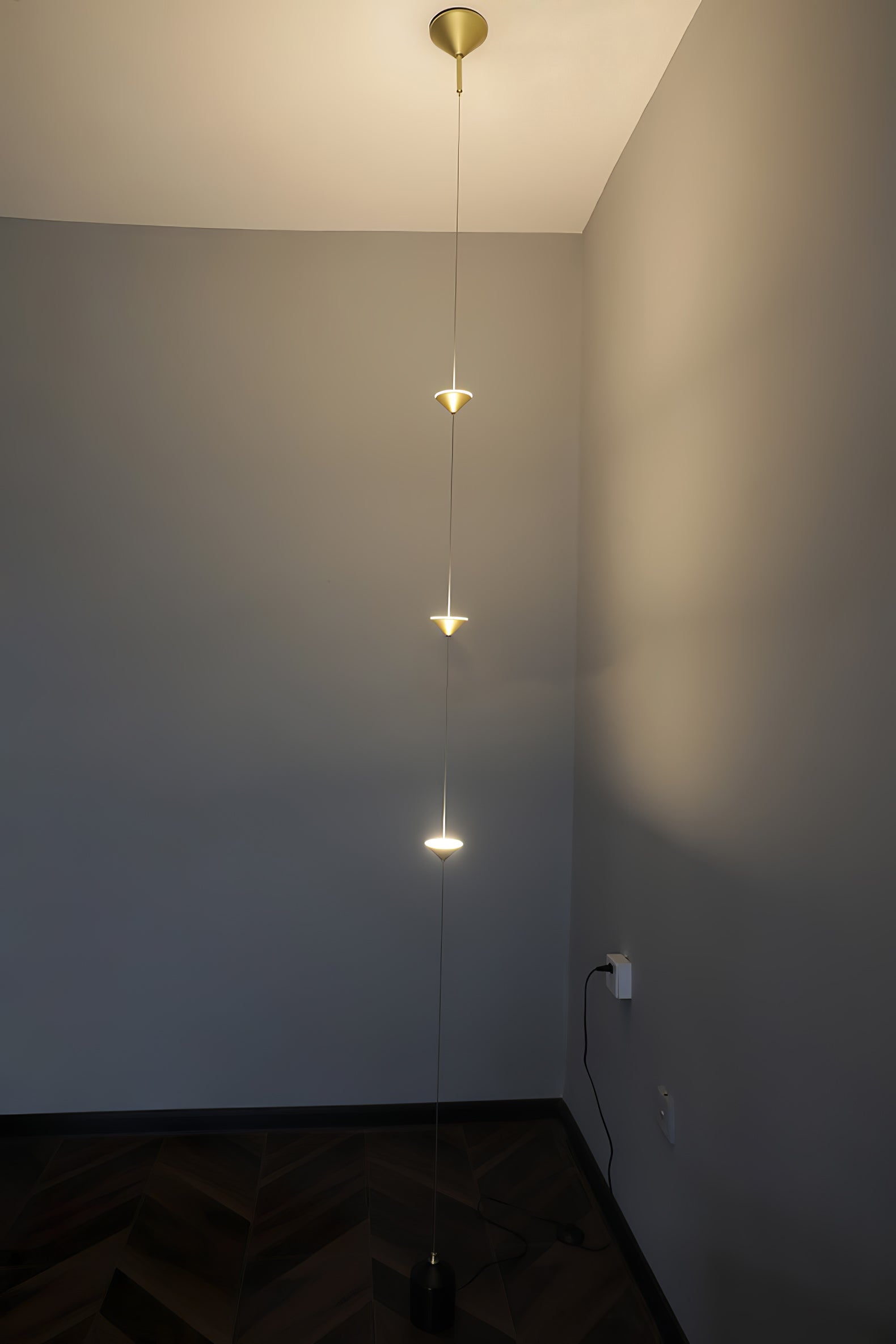 modern-soreluna-led-floor-lamp-with-three-conical-shades-and-height-adjustable-design