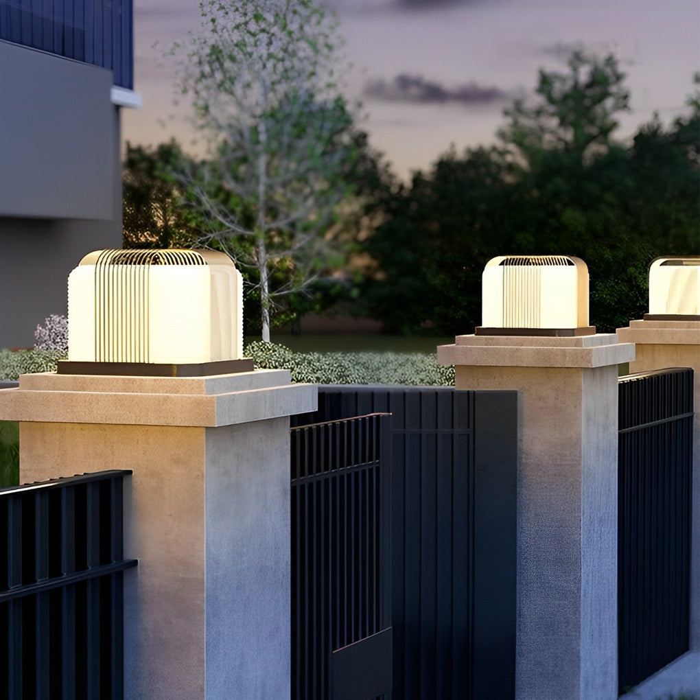 Modern Square LED Solar Fence Post Cap Light Waterproof Outdoor Pillar Lantern for Deck Garden and Path