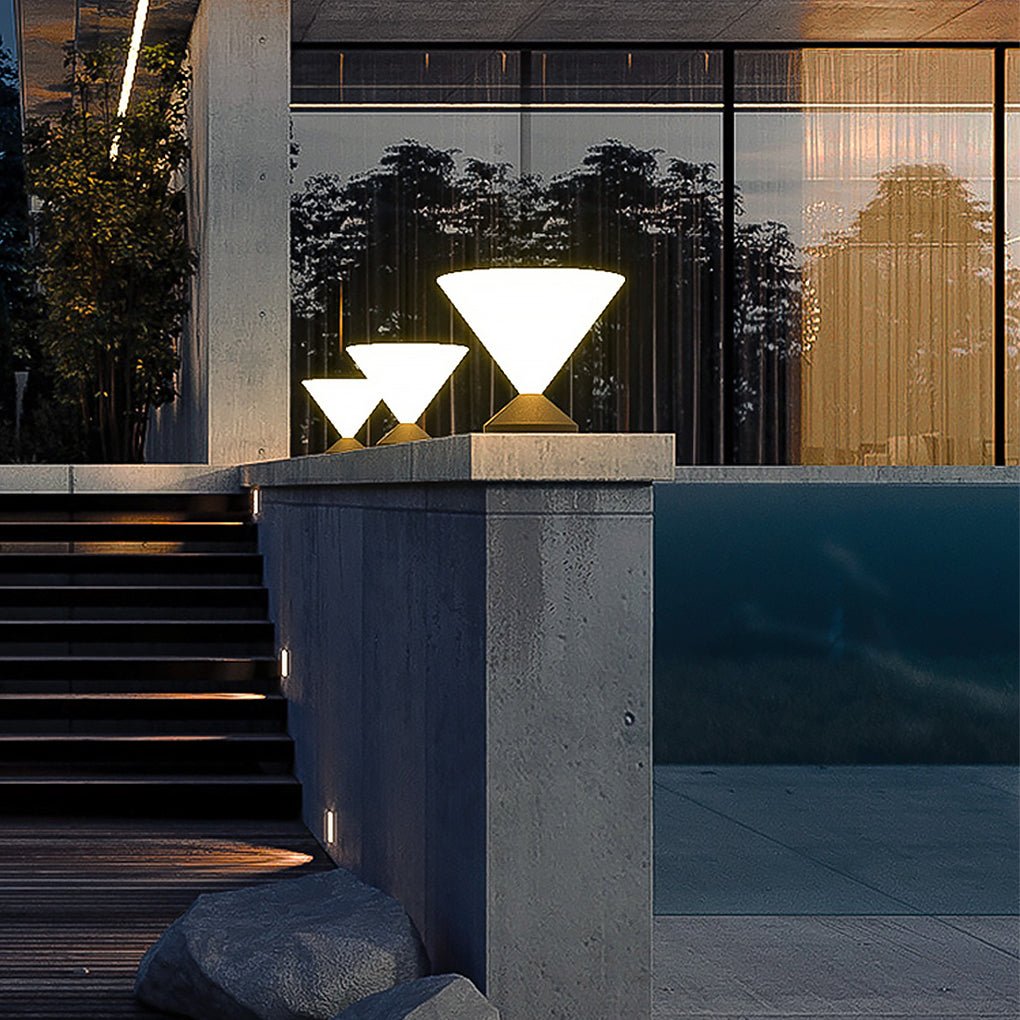 Modern Stainless Steel Solar Powered Post Light for Outdoor Landscape and Garden Pathway Lighting