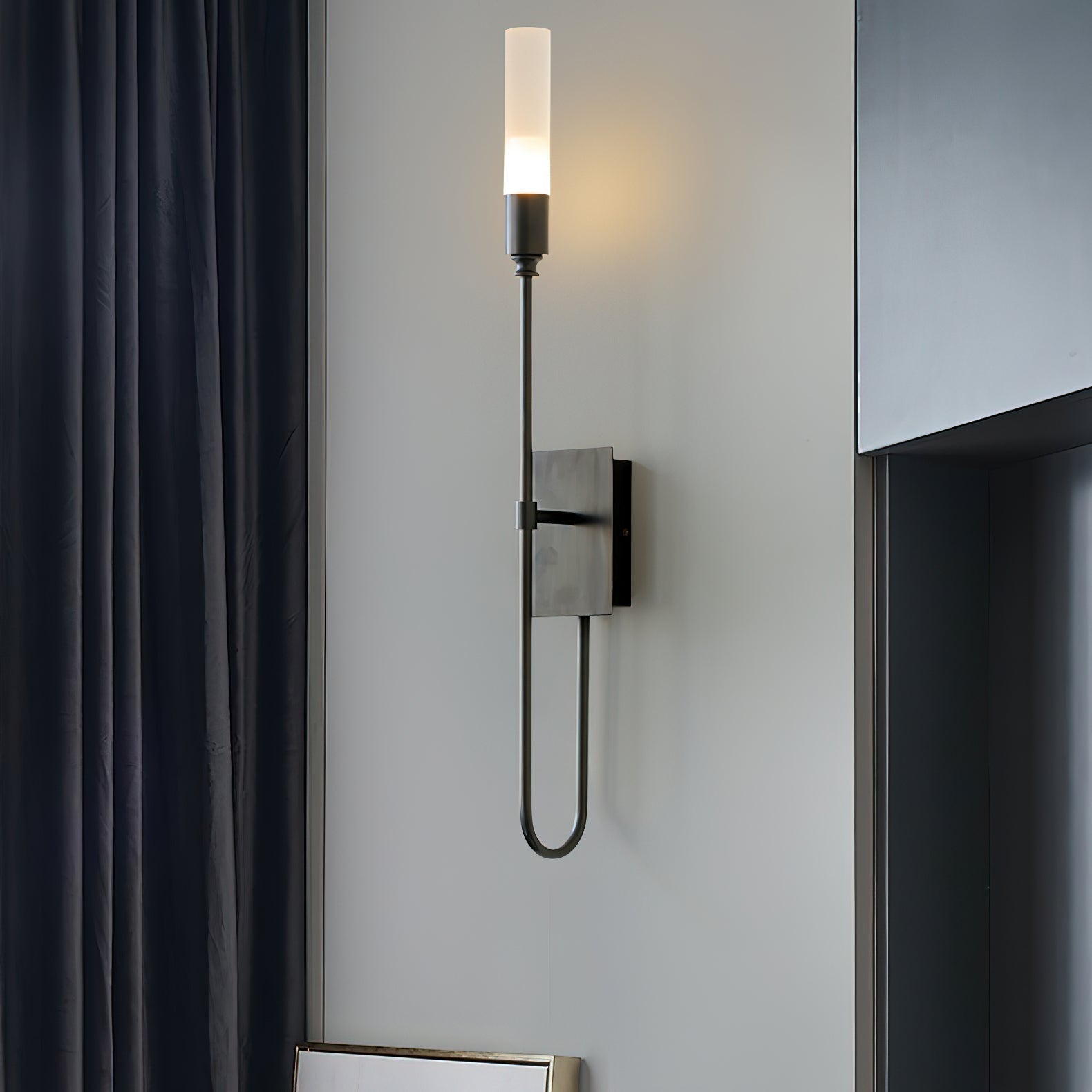 Modern Symmetrical Double Arrow Wall Sconce Minimalist Indoor Metal Light Fixture