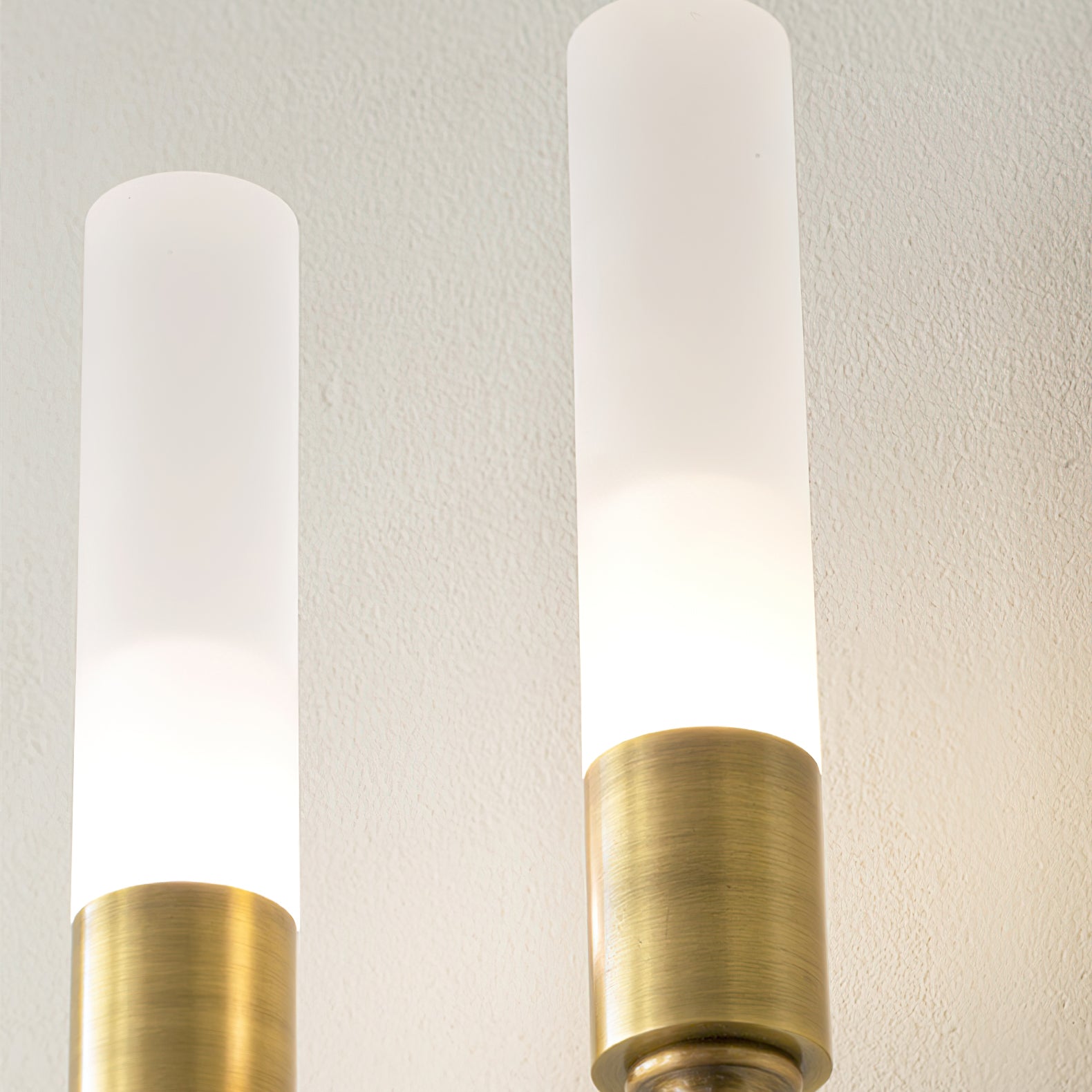 Modern Symmetrical Double Arrow Wall Sconce Minimalist Indoor Metal Light Fixture