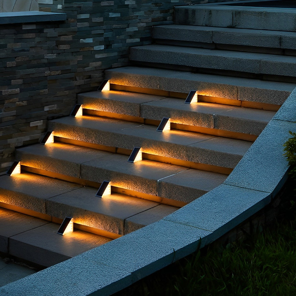 Modern Triangle Solar Step Lights IP65 Waterproof Wireless Outdoor LED Deck and Path Lighting