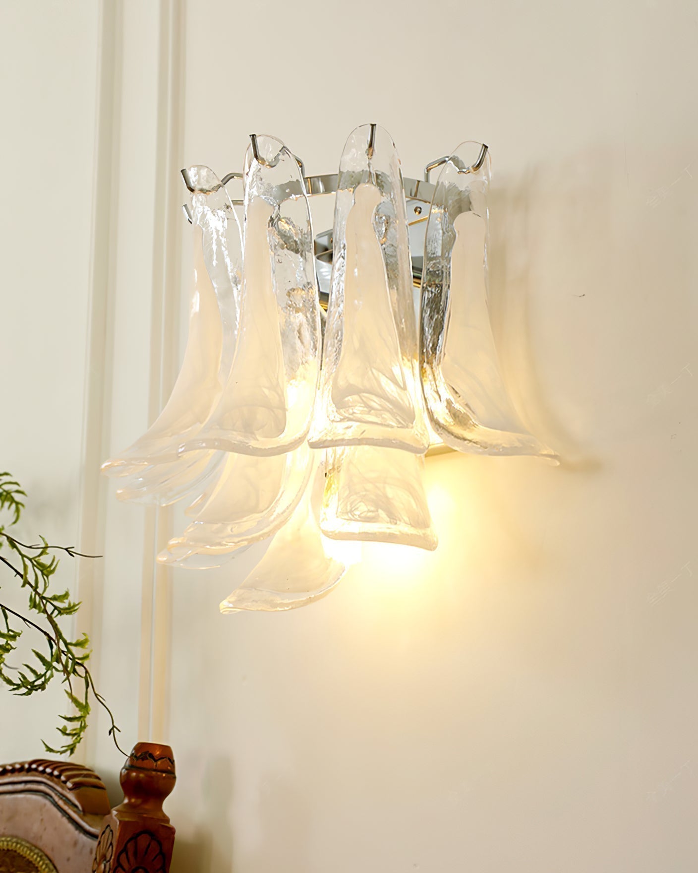 Modern U Shaped Glass Petal Wall Sconce in Chrome Finish for Living Room Bedroom
