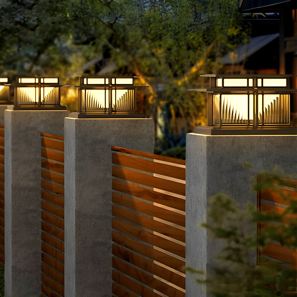 Modern Waterproof LED Solar Post Cap Light Outdoor Stainless Steel Pillar Lantern for Garden Fence