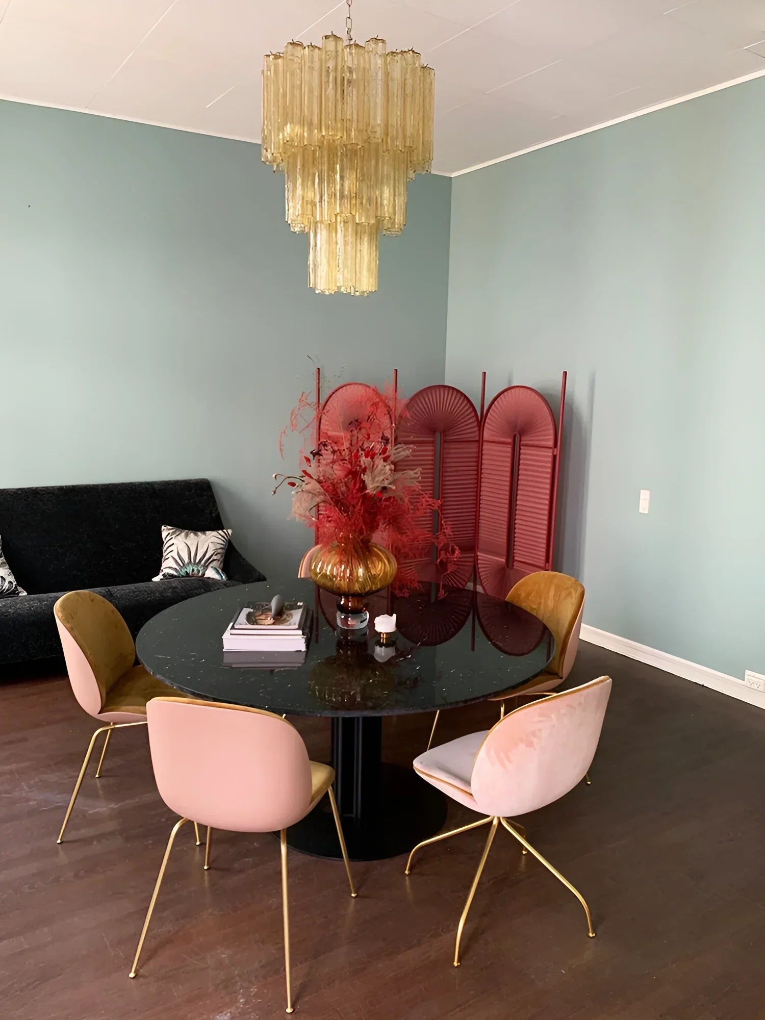 modern-yellow-murano-glass-tube-chandelier-for-luxury-living-room-and-dining-areas