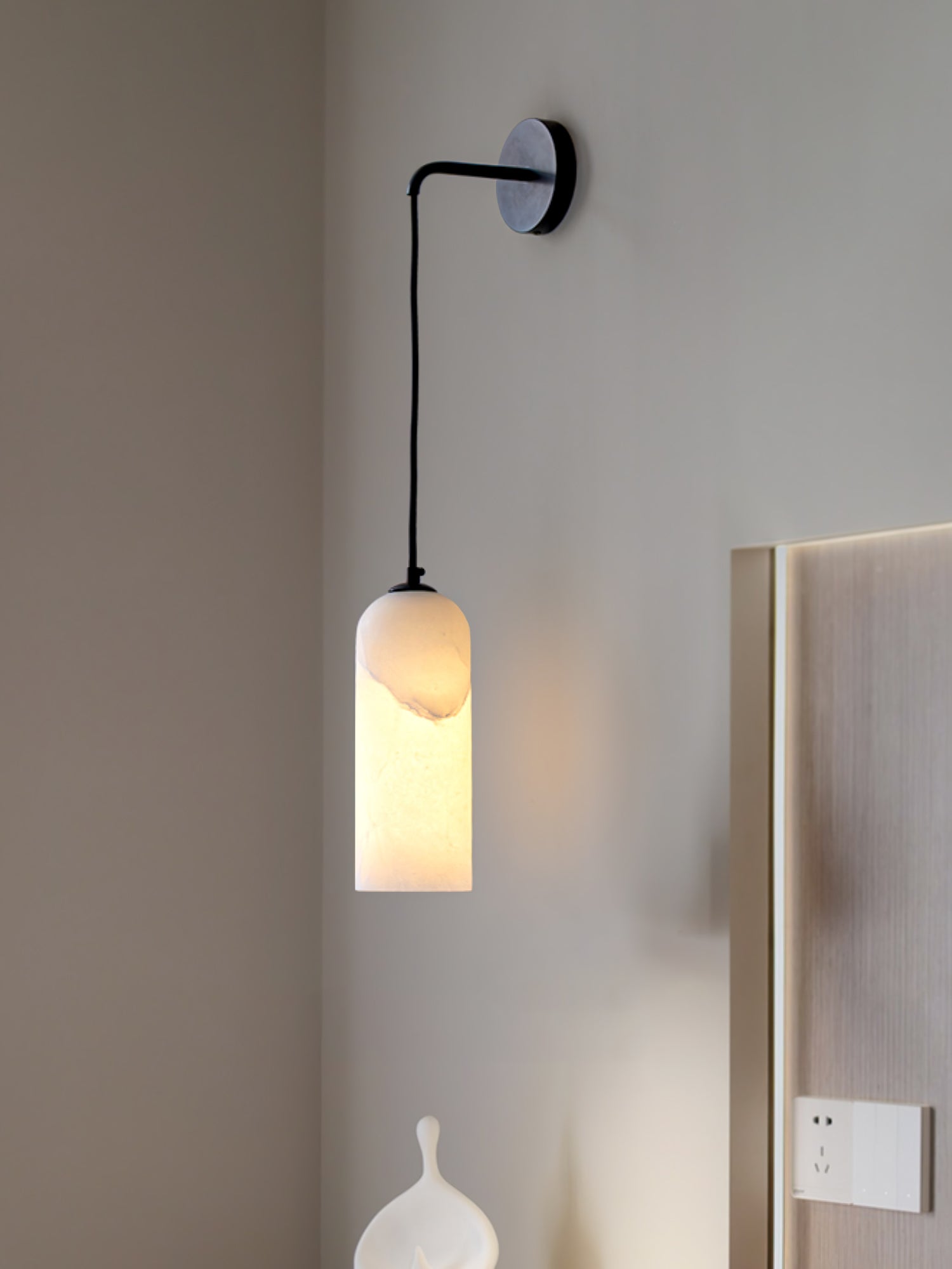 Monty Modern Alabaster Stone Wall Sconce Brass Indoor Light for Foyer and Kitchen