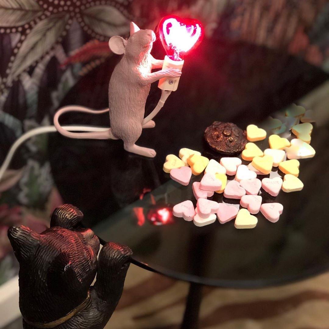 Resin Mouse Table Lamp Decorative Animal Sculpture Side Table Light for Bedside and Desk