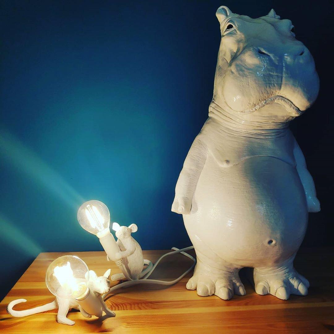 Resin Mouse Table Lamp Decorative Animal Sculpture Side Table Light for Bedside and Desk