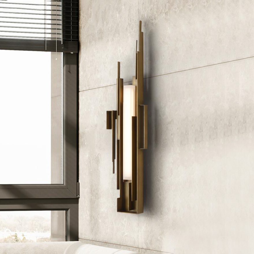 modern-brutalist-gold-metal-sculpted-wall-sconce-integrated-led-vertical-light-fixture