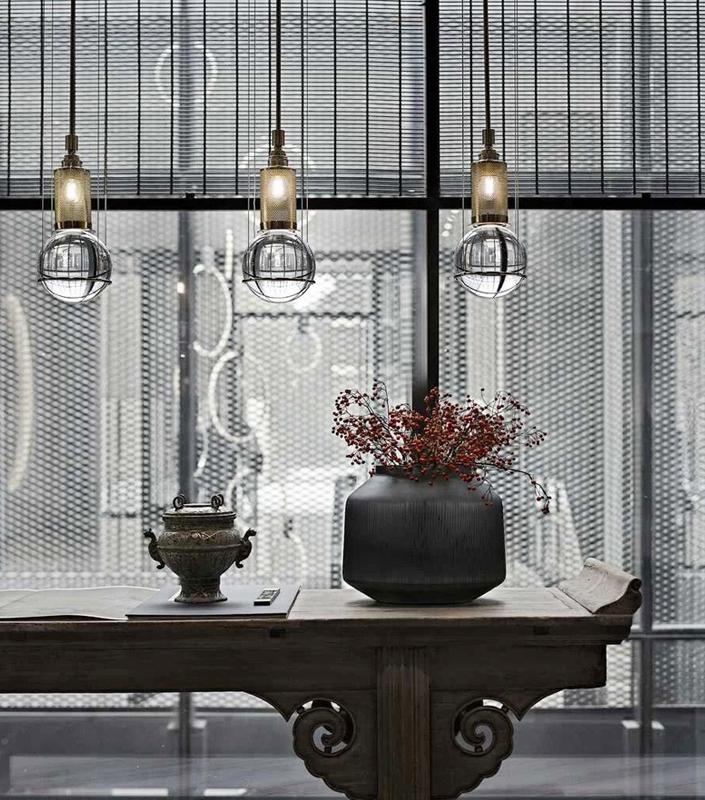modern-glass-crystal-pendant-light-gold-chandelier-with-cylindrical-reflector-and-spherical-element-design