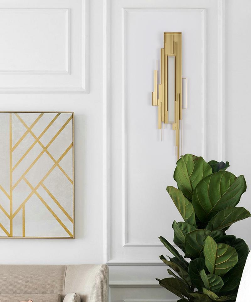 modern-brutalist-gold-metal-sculpted-wall-sconce-integrated-led-vertical-light-fixture