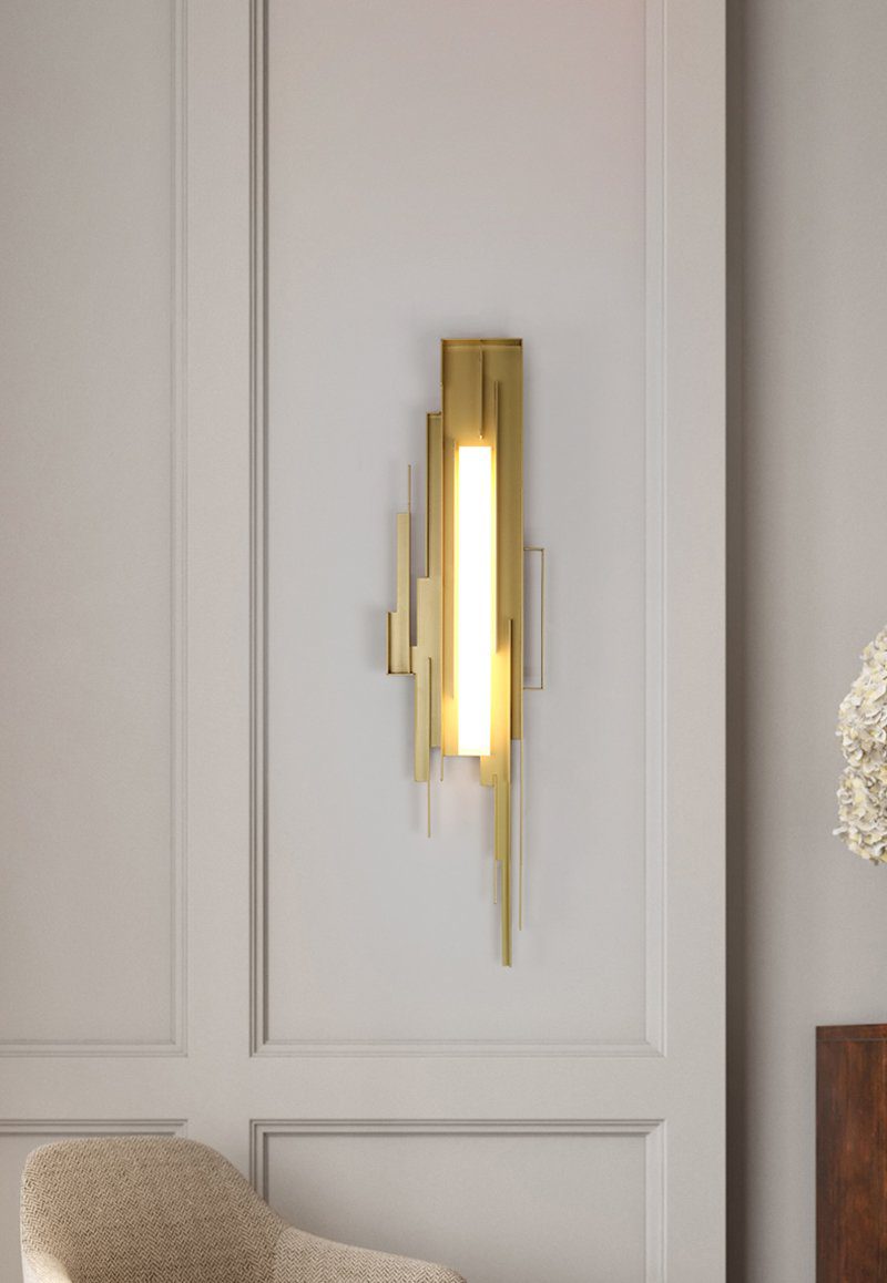 modern-brutalist-gold-metal-sculpted-wall-sconce-integrated-led-vertical-light-fixture