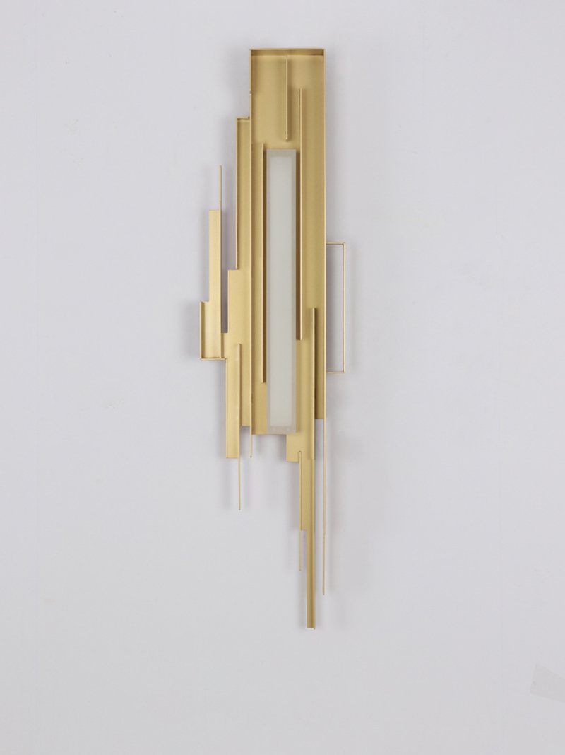 modern-brutalist-gold-metal-sculpted-wall-sconce-integrated-led-vertical-light-fixture