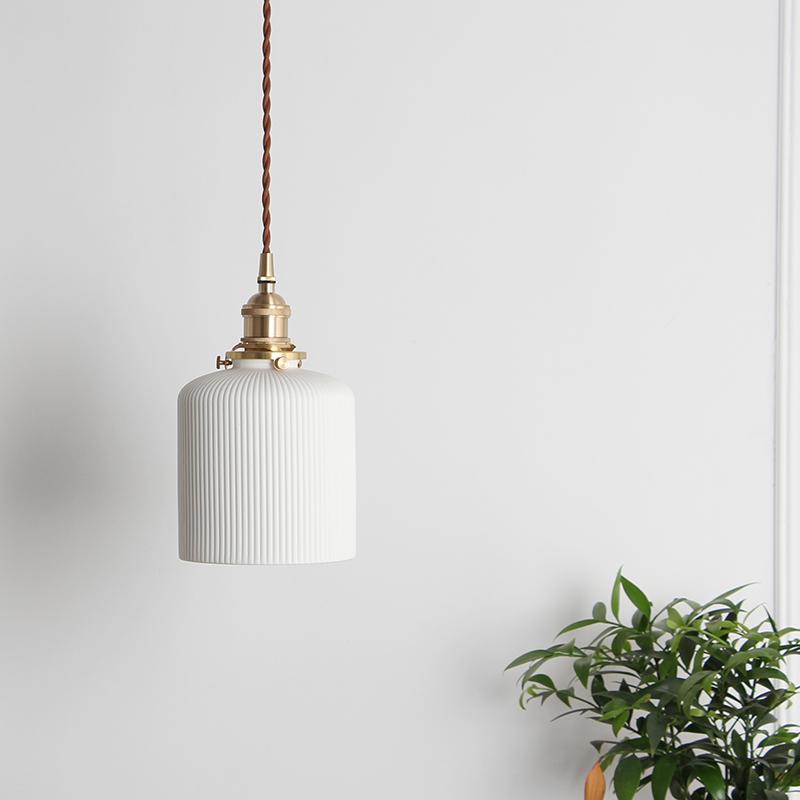 modern-shell-inspired-ceramic-pendant-light-art-deco-porcelain-hanging-lamp-with-brass-accents