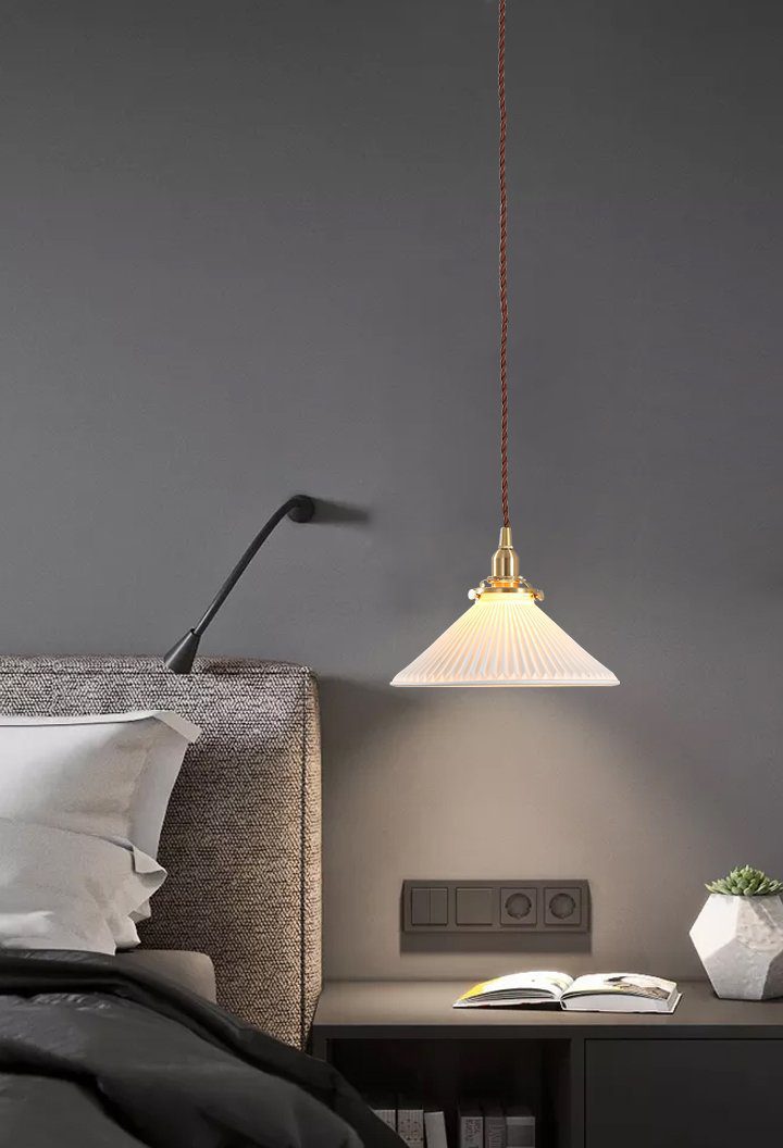 modern-shell-inspired-ceramic-pendant-light-art-deco-porcelain-hanging-lamp-with-brass-accents