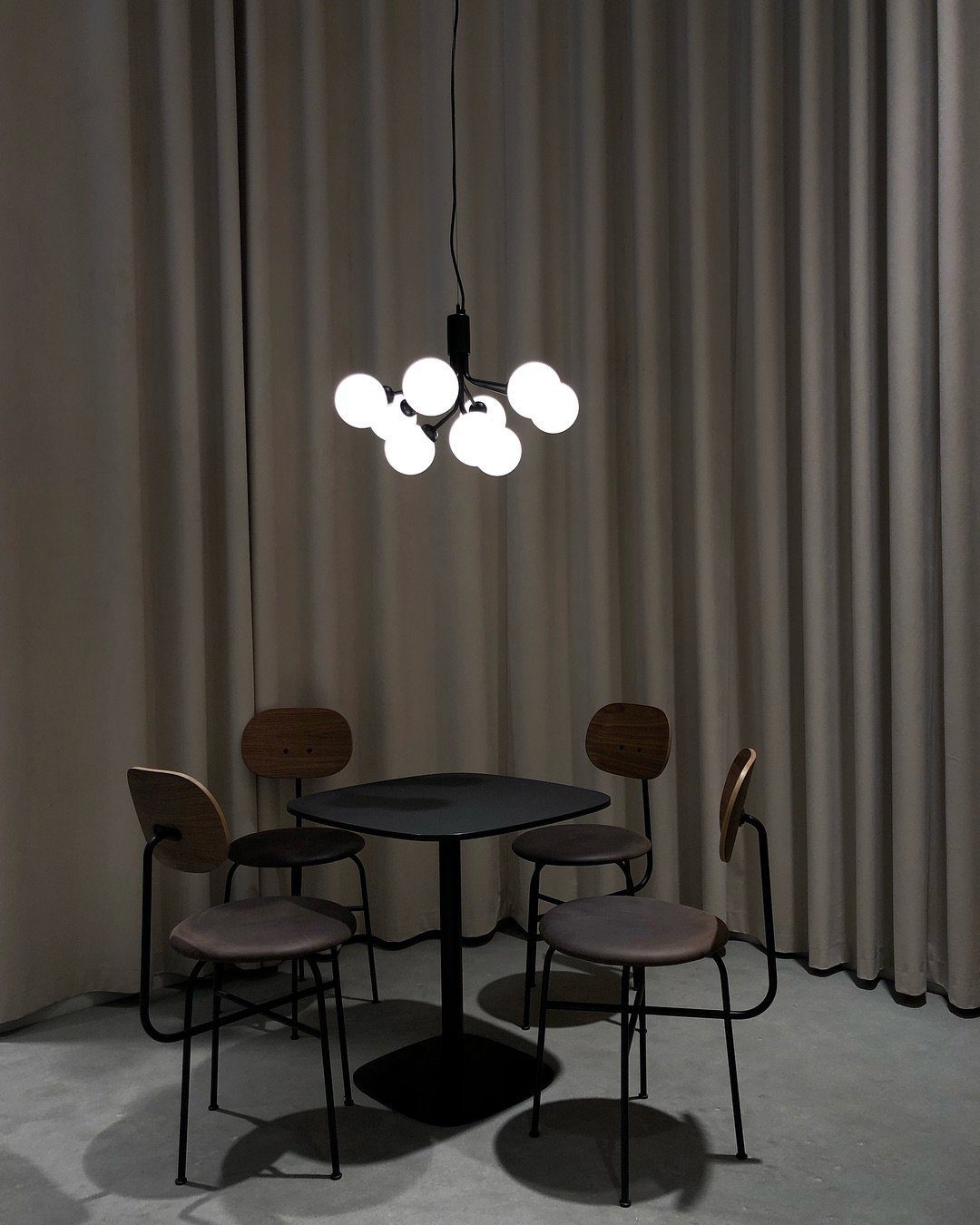 modern-apiales-glass-globe-chandelier-flower-inspired-pendant-light-for-dining-room