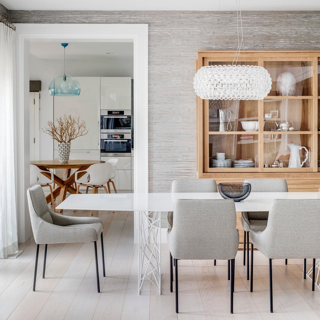 modern-transparent-sphere-pendant-light-acrylic-chandelier-for-living-room-and-bedroom
