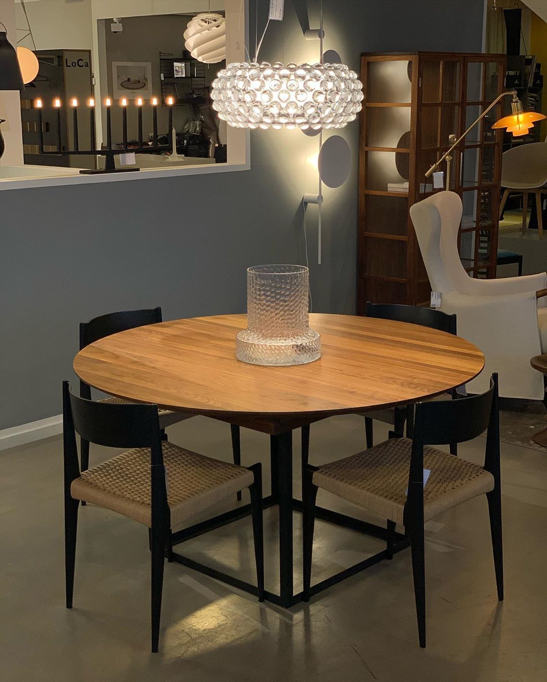 modern-transparent-sphere-pendant-light-acrylic-chandelier-for-living-room-and-bedroom