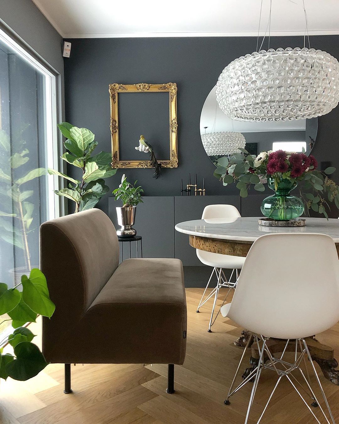 modern-transparent-sphere-pendant-light-acrylic-chandelier-for-living-room-and-bedroom