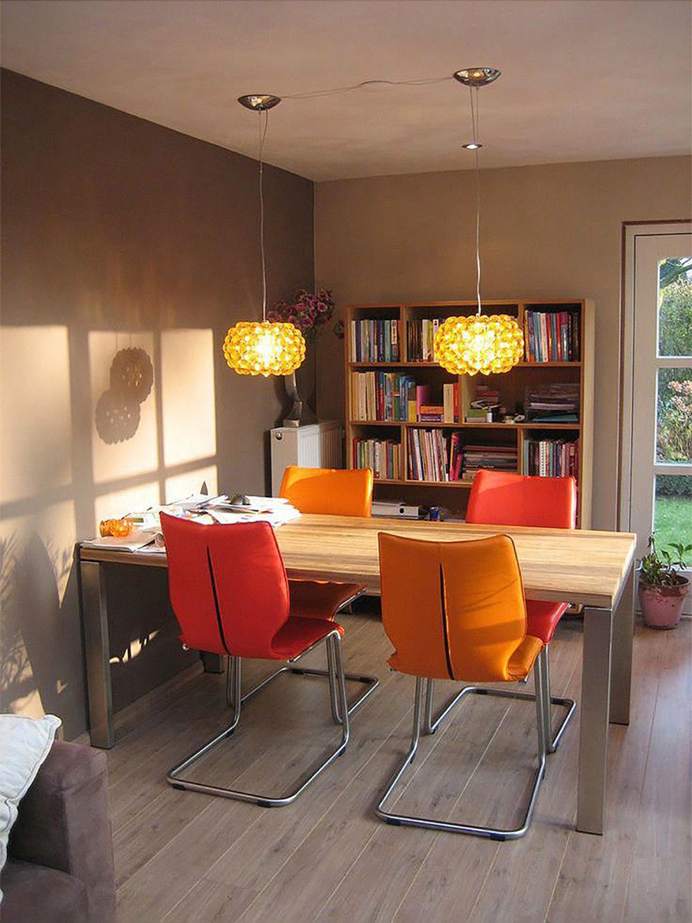 modern-transparent-sphere-pendant-light-acrylic-chandelier-for-living-room-and-bedroom